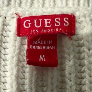 GUEST SIZE MEDIUM SWEATER